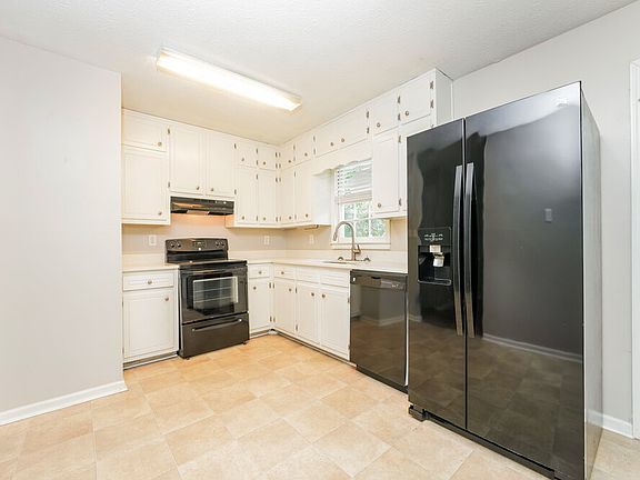 5th image of 583 Lakeridge Cir SE