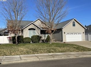 2315 NW Kelsay Ct, Roseburg, OR 97471