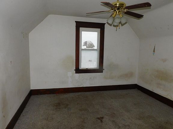 2nd image of 93 Somerset Ave