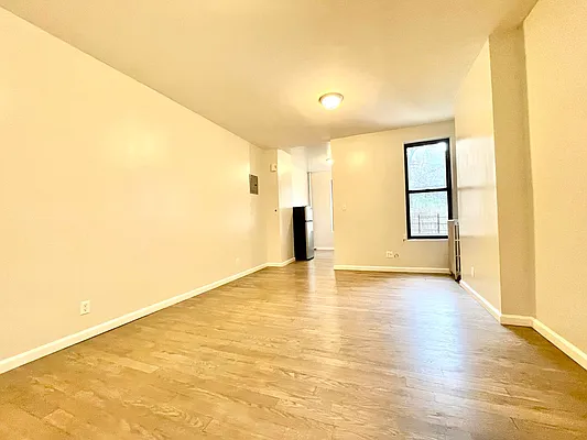 Rented by Pear NYC LLC | media 21