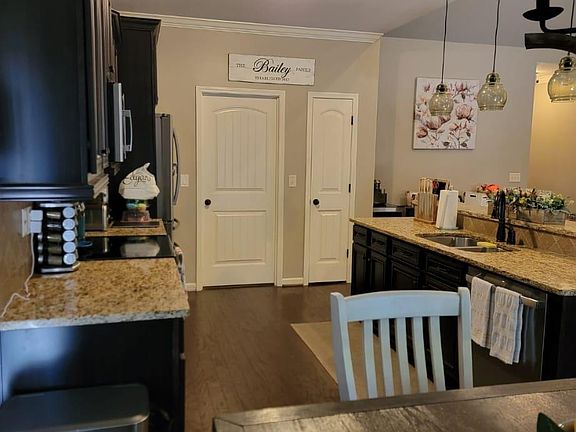 5th image of 6051 Mountainview Trce