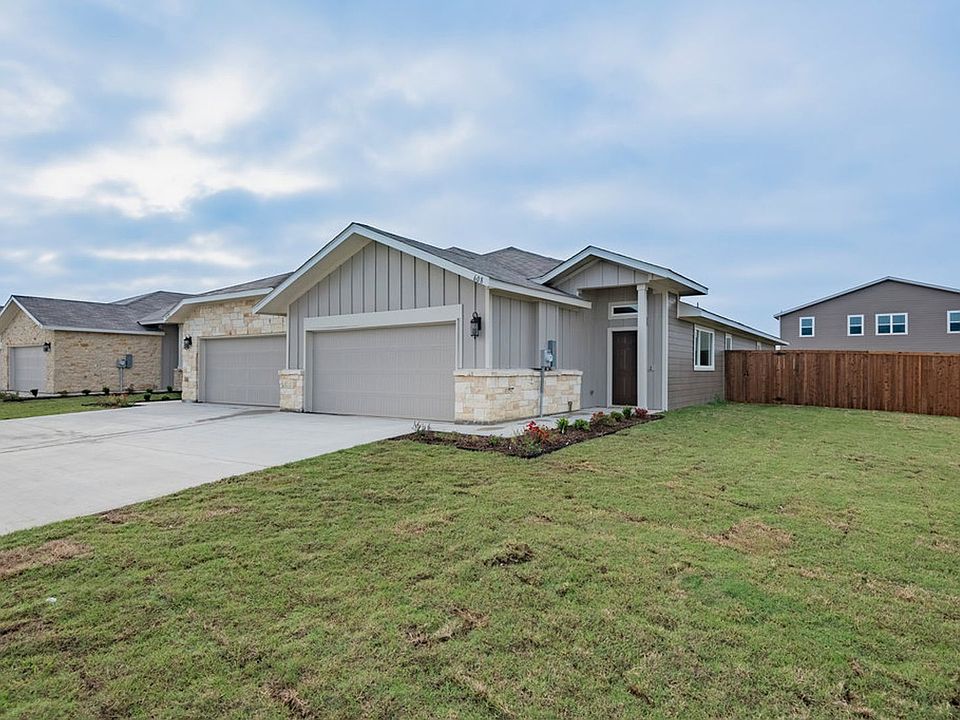 1st image of 608 Blackland Dr