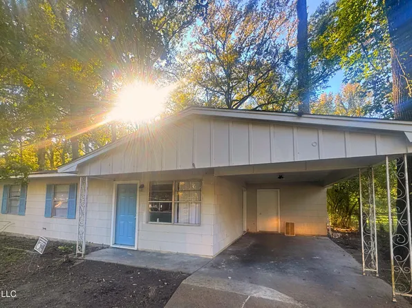 2759 Brookwood Dr, Jackson, MS 39212