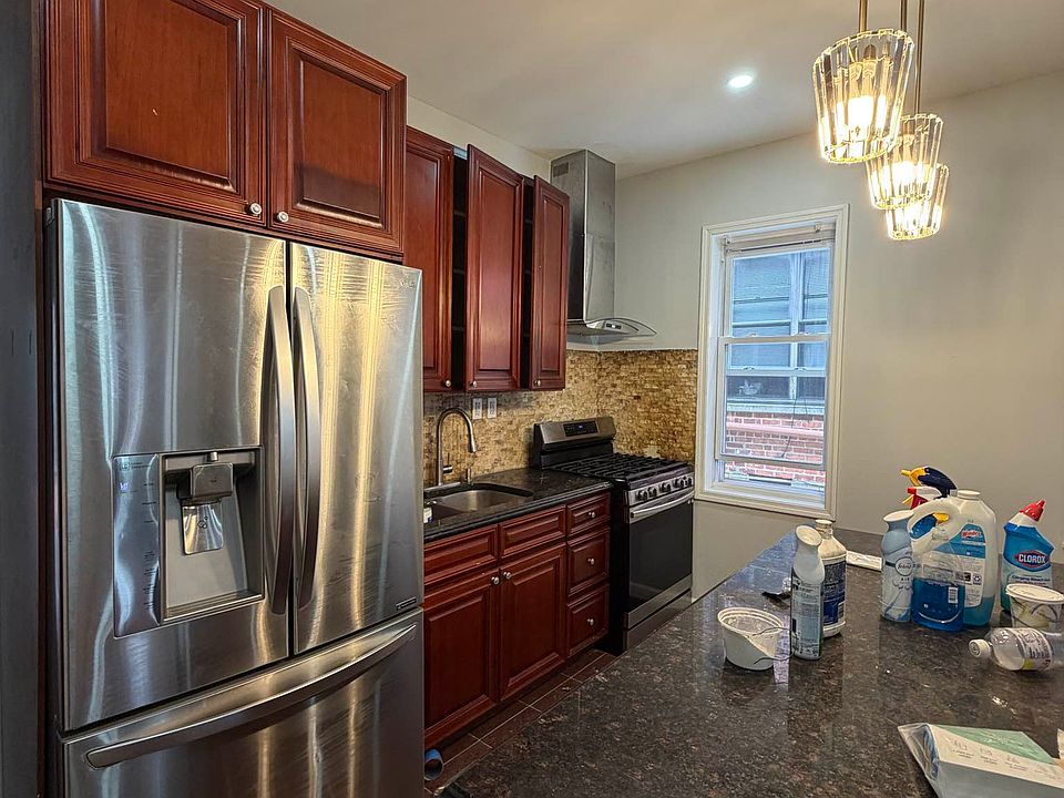 1st image of 2328 28th St #1A