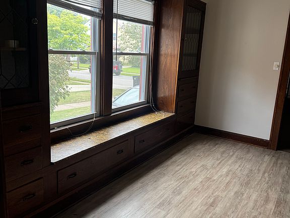 4th image of 3652 W 134th St