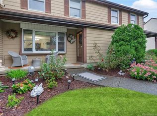 22 McIntosh Cir UNIT 22, Rocky Hill, CT 06067