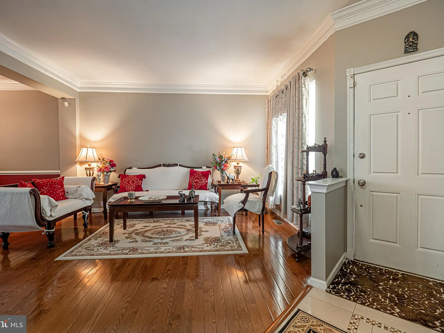 3 bed, 2.5 bath, 2068 sqft, $3,100 — Photo 3