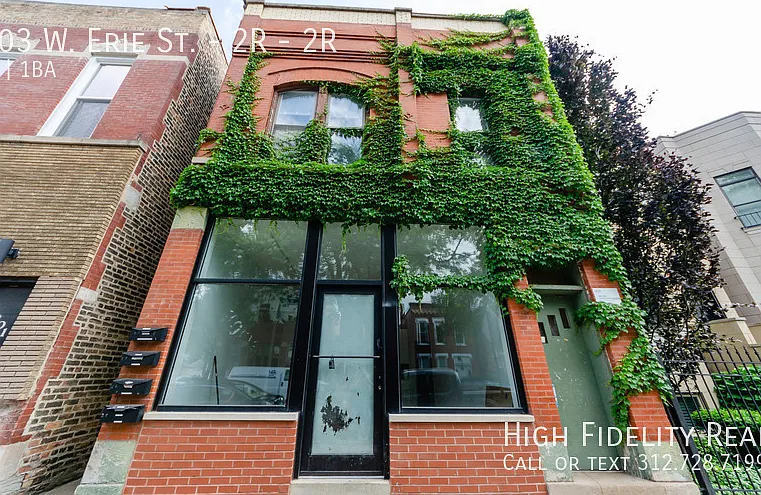 2203 W Erie St #2R — Photo 1