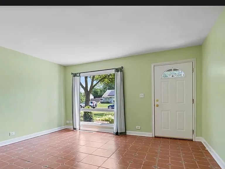 500 Cherry Cir — Photo 2