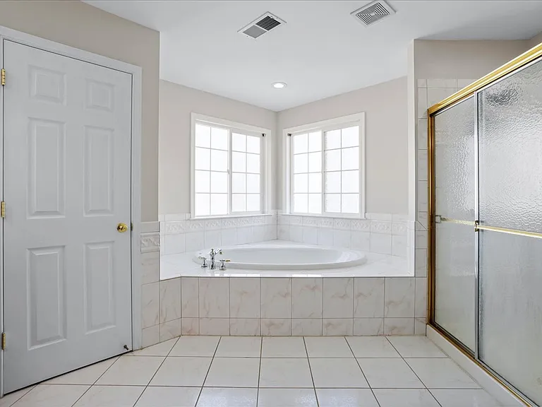 319 Morlyn Dr — Photo 8