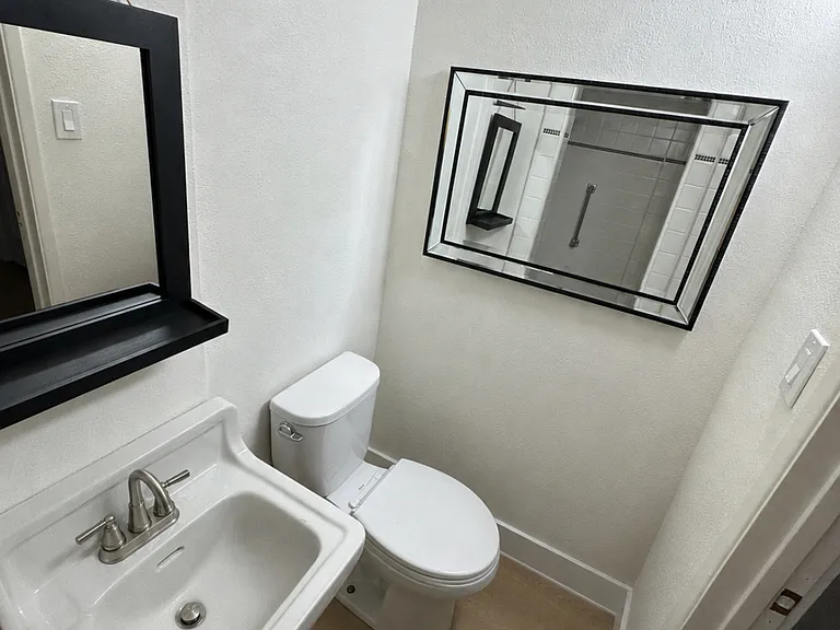 1300 Oak Ave #3 — Photo 5