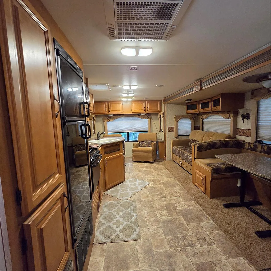 1 bed, 1.0 bath, 240 sqft, $850 — Photo 2