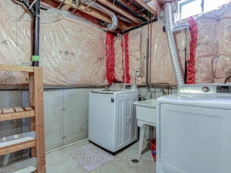 91 Meadowridge Rd — Photo 24