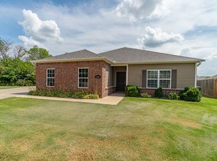 1228 S Gentle Valley Dr, Fayetteville, AR 72704