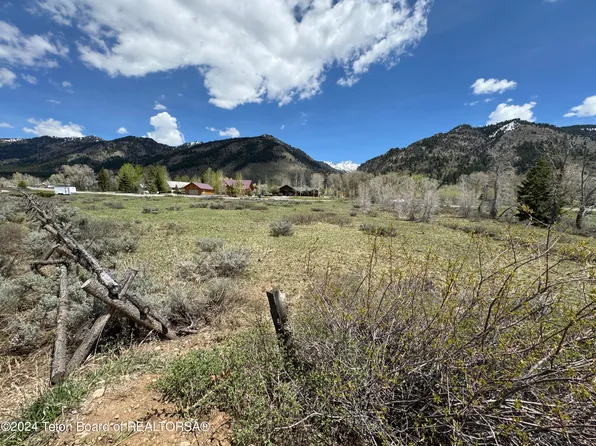 1 Hardman Ct, Thayne, WY 83127