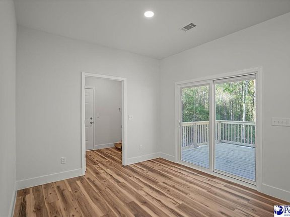 5th image of 1012 Greenleaf Rd