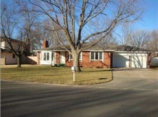 135 S Emporia Ave, Valley Center, KS 67147
