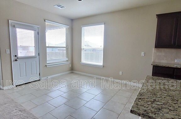 5th image of 11301 NW 94th Ter