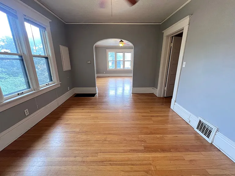 254 Warren Ave SE — Photo 4