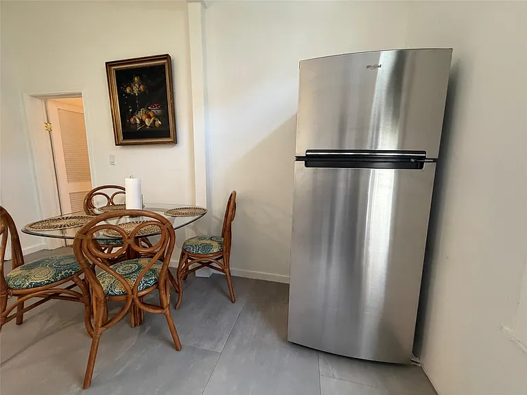 318 Hyde Park Blvd #A — Photo 25