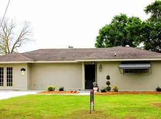 3811 Suncrest Dr, Groves, TX 77619