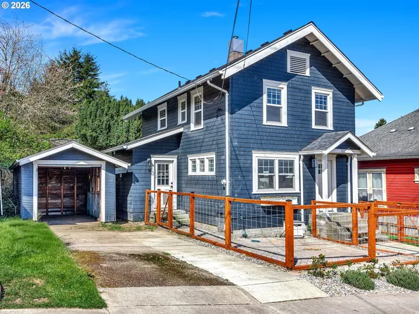 933 8th St, Astoria, OR 97103