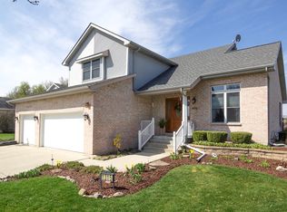 1315 Hilltop Blvd, McHenry, IL 60050