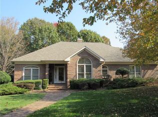 2 Friendly Acres Ct, Greensboro, NC 27410