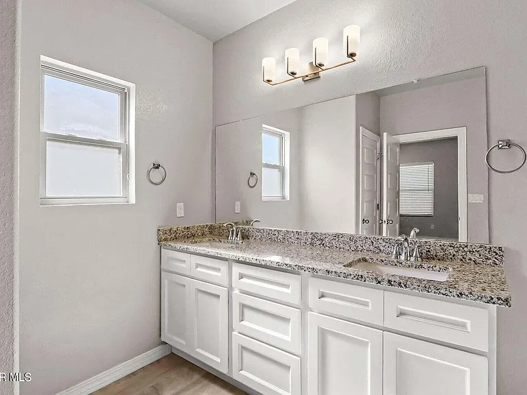 13186 Emerald Isle St — Photo 17