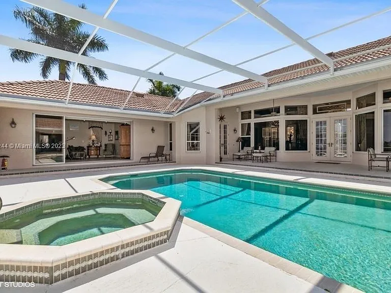 1524 Columbian Dr — Photo 18