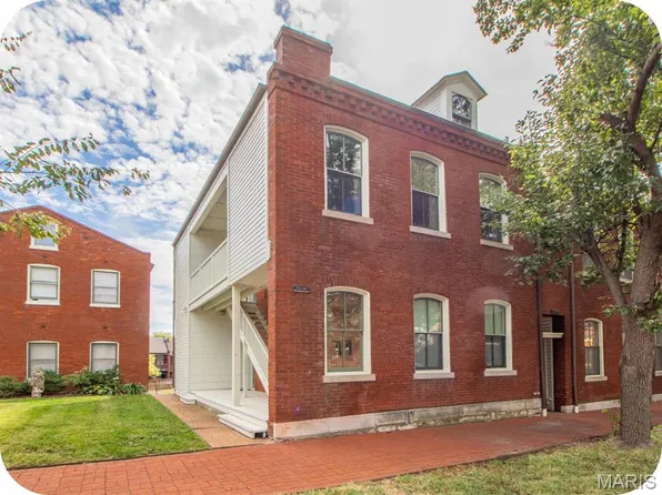 2014 S 11th St, Saint Louis, MO 63104