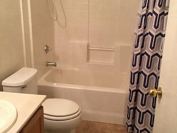 4th image of 3066 Tarpon Dr Unit 101