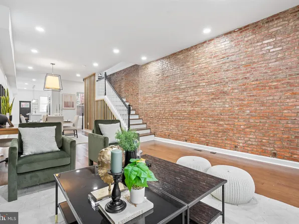 811 Newington Ave, Baltimore, MD 21217