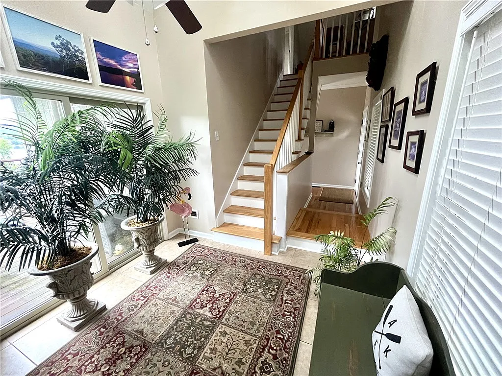 3 bed, 2.5 bath, $2,000 — Photo 4
