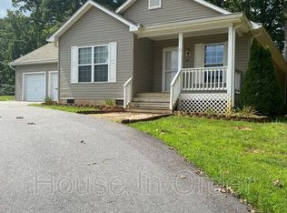 47 Deer Meadows Dr, Candler, NC 28715