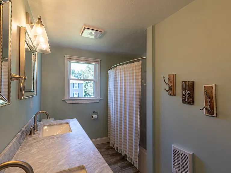 219 Prospect St — Photo 13