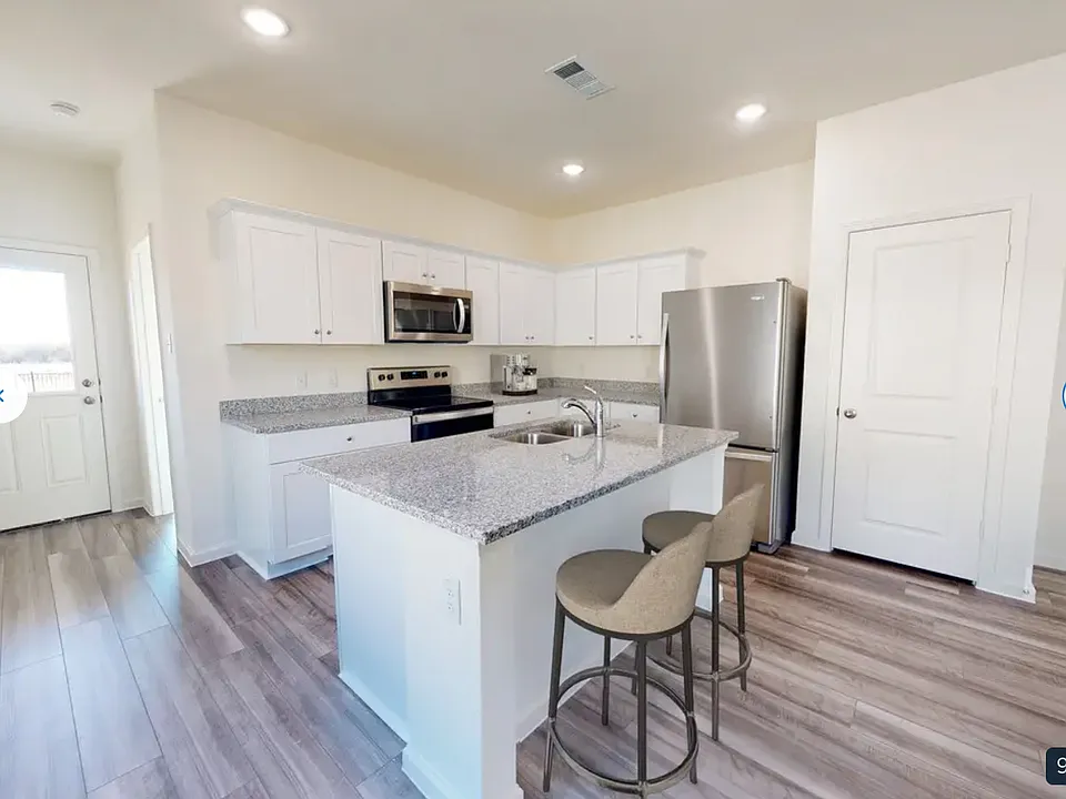 4522 Wood Fern Rd