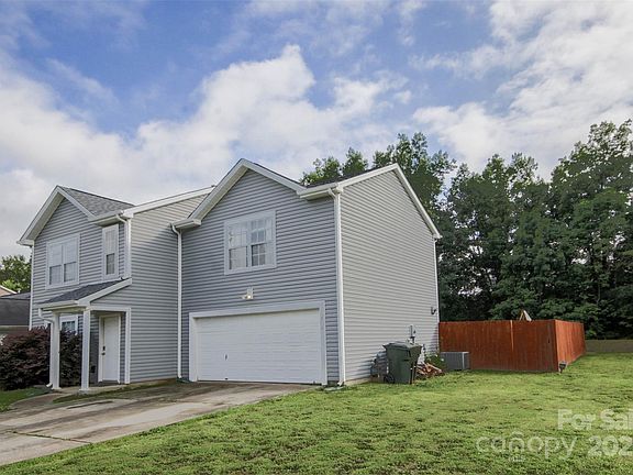 2nd image of 585 Gentle Breeze Ln