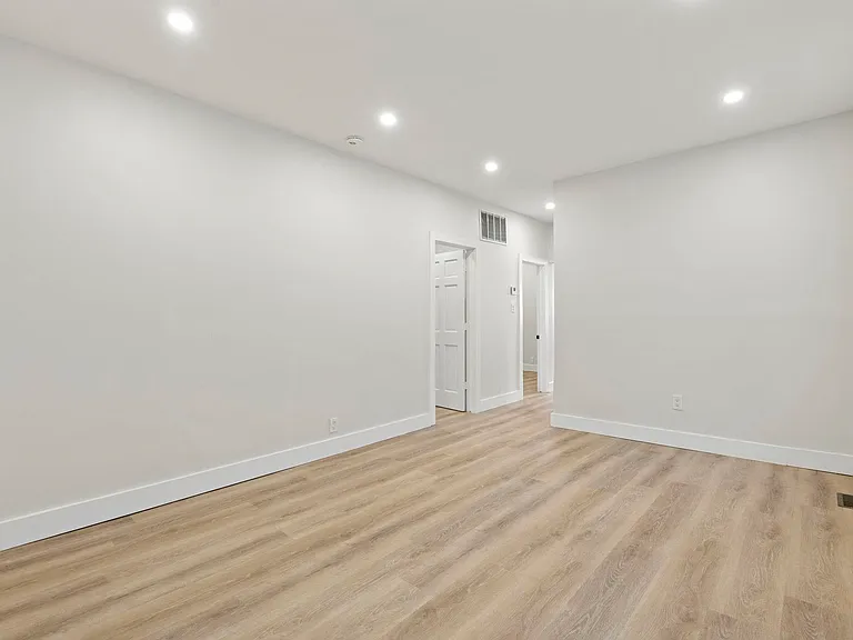 81 Humphrey Ave #1 — Photo 8