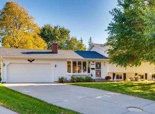 8745 Harrison Cir, Bloomington, MN 55437