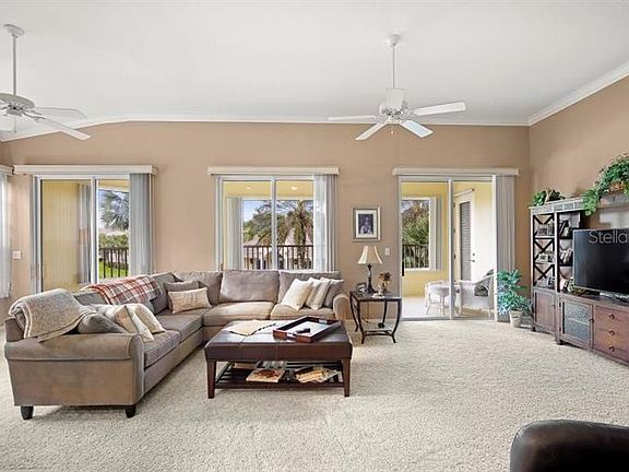 5th image of 812 Triano Cir #812
