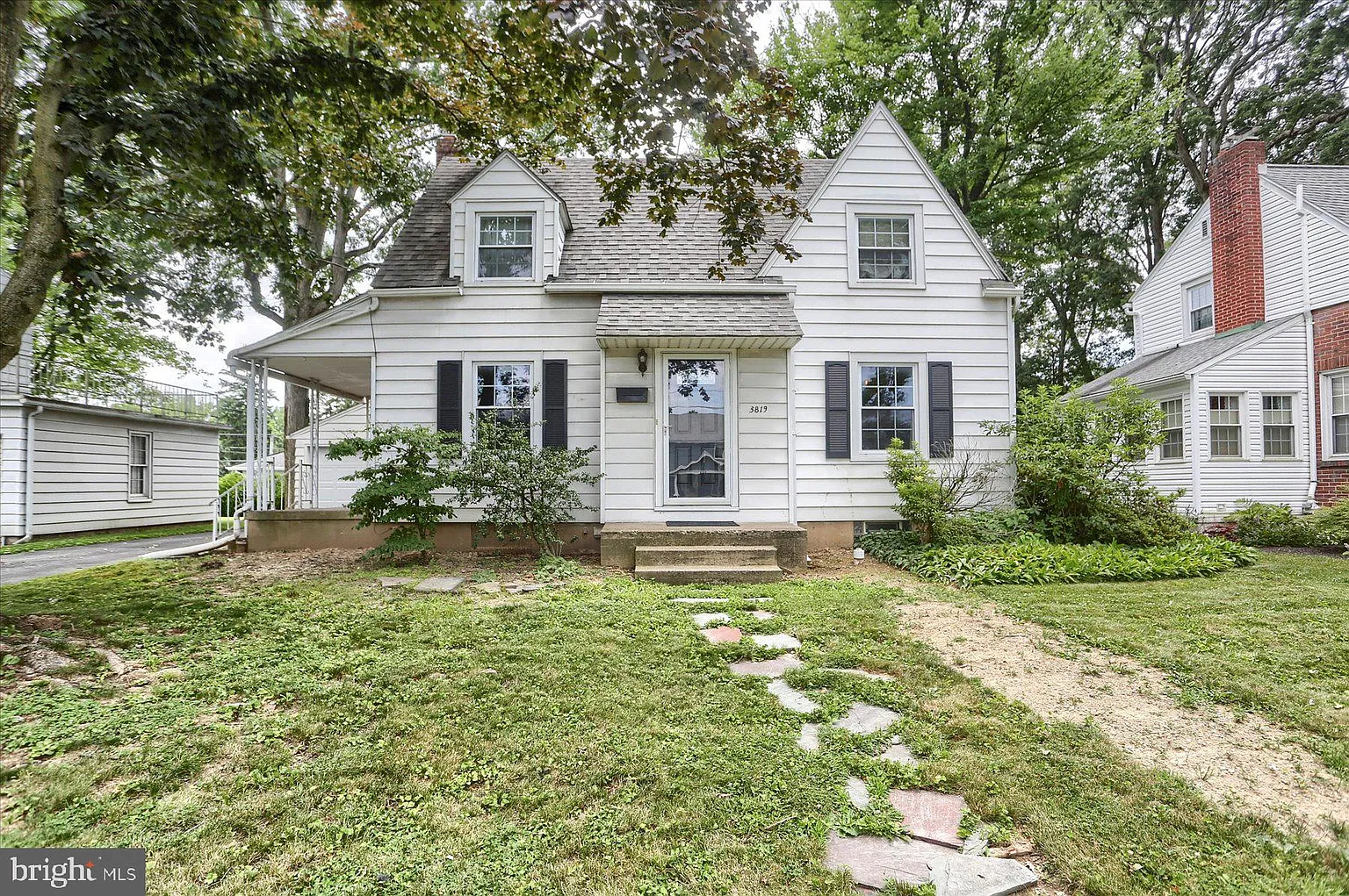3819 Locust Ln photo 1