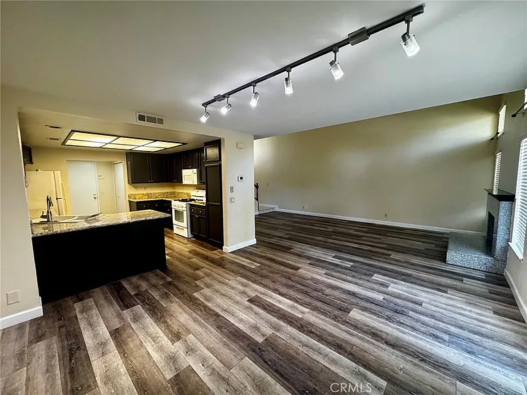 1953 Cobblefield Way — Photo 2