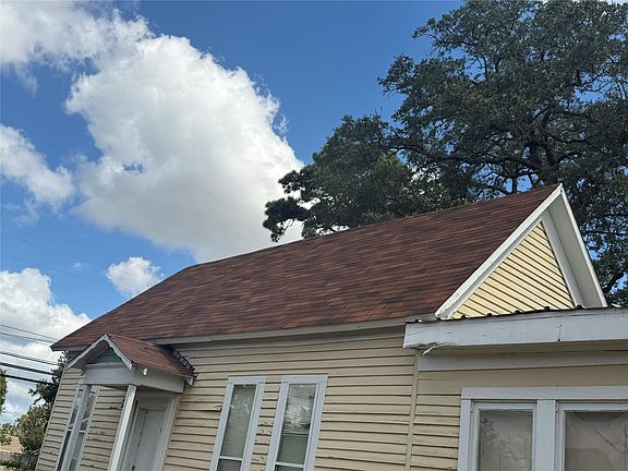 5th image of 505 W Buck St
