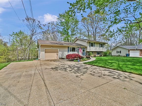 3rd image of 3109 Fair Oaks Dr