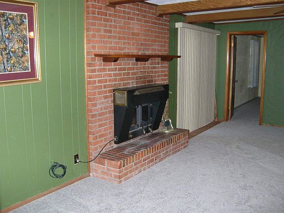 4th image of 301 W Fresno Ave