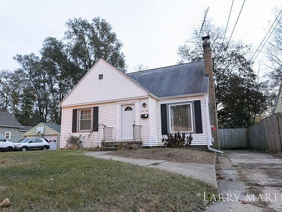 2nd image of 1010 Griggs St SE