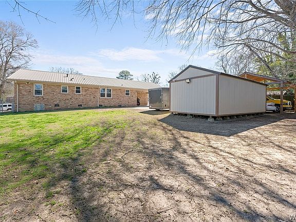 5th image of 3816 3rd Ave