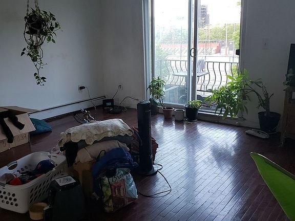 2nd image of 26 Saint Andrews Pl #2