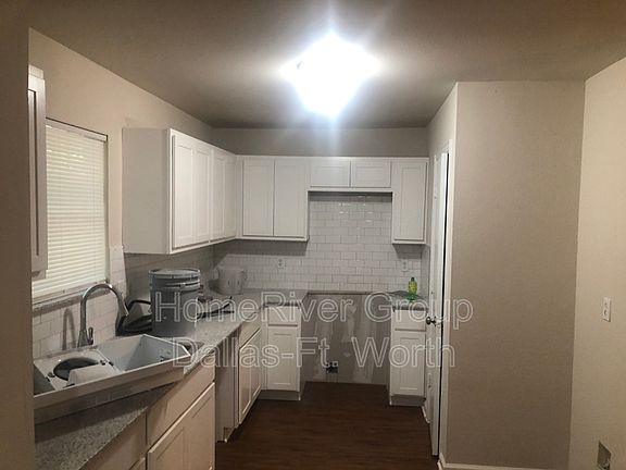 3rd image of 206 Creek Cove Dr